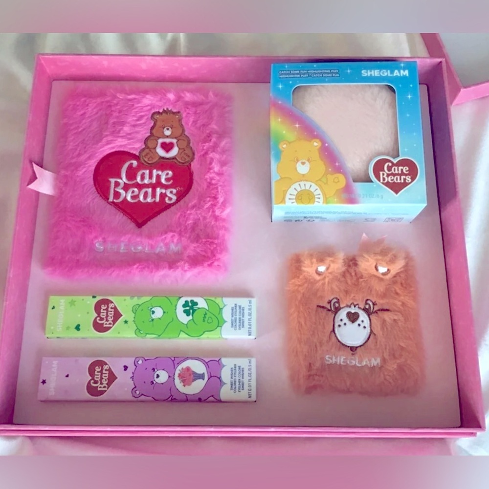 NEW Care Bears PR Box 12 Cute Fluffy Package Eye Lip Blush Mirror Products